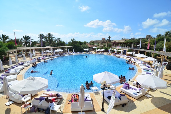 Sunday At Edde Sands